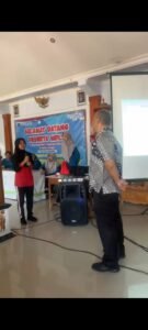 Siswa belajar conversation dengan narasumber