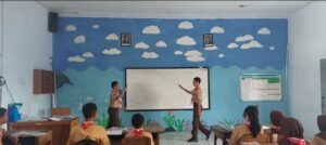 Siswa mencoba melakukan percakapan