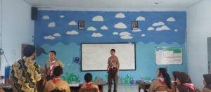 Guru memberikan masukan